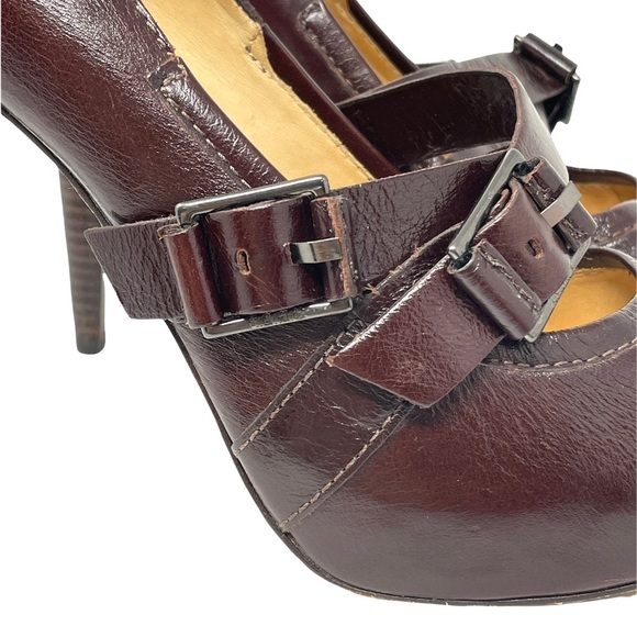 Gwen Stefani L.A.M.B. Finsbury Round Toe Criss-Cross Leather Stiletto Heels - Picture 3 of 10